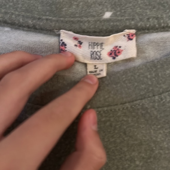 green sweater - Picture 2 of 2